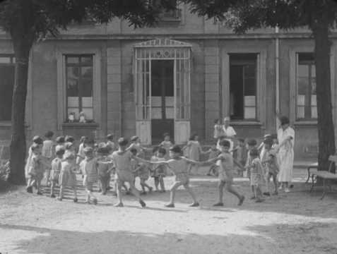 Fédération des oeuvres publiques et privées de la Protection de l'Enfance du département de la Loire - version sonore | Office du Cinéma scolaire et Éducateur de Saint-Étienne